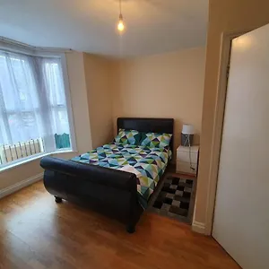 Apartamento Zone 2 Three Bedroom, Londres